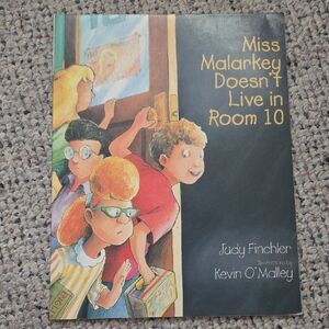 Miss Malarkey Doesn't Live in Room 10 Book